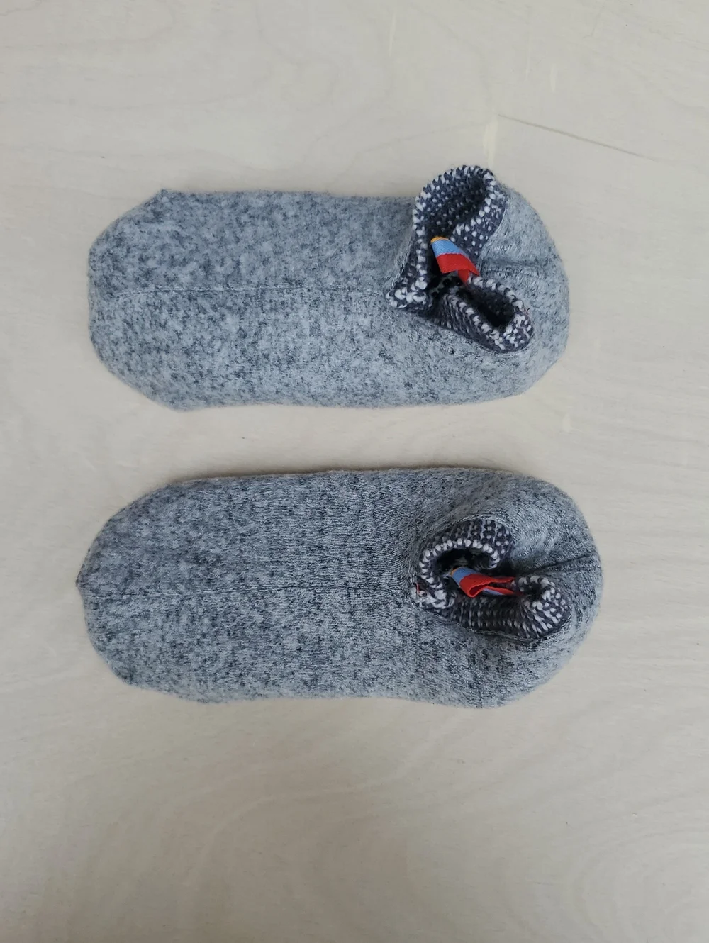 Bombas Slippers Size Youth 1-5